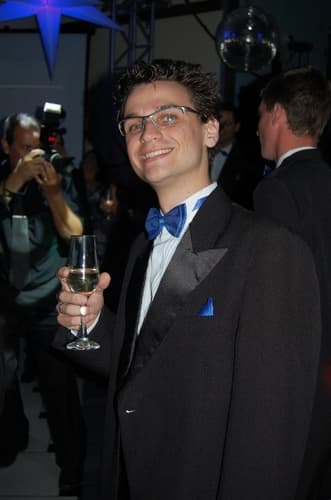 A Cameron avatar